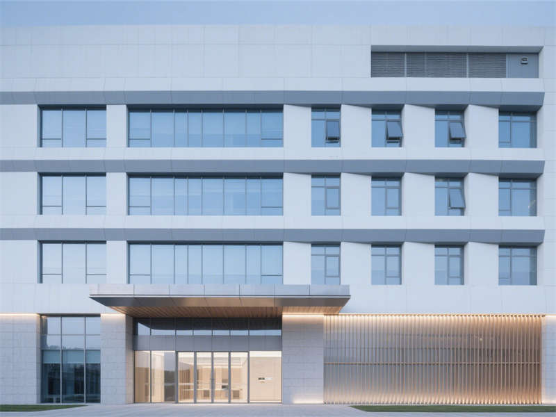 合肥辦公樓裝修：以極簡質感打造高效辦公空間